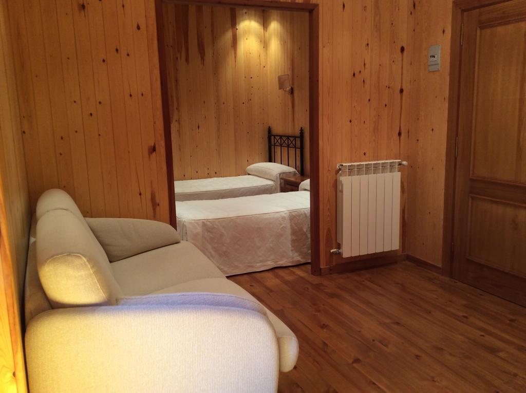 Hotel La Ribera Рібера-де-Кардос Номер фото