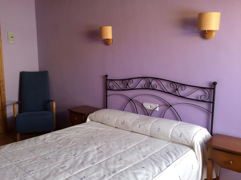 Hotel La Ribera Рібера-де-Кардос Номер фото