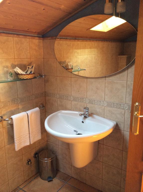 Hotel La Ribera Рібера-де-Кардос Номер фото